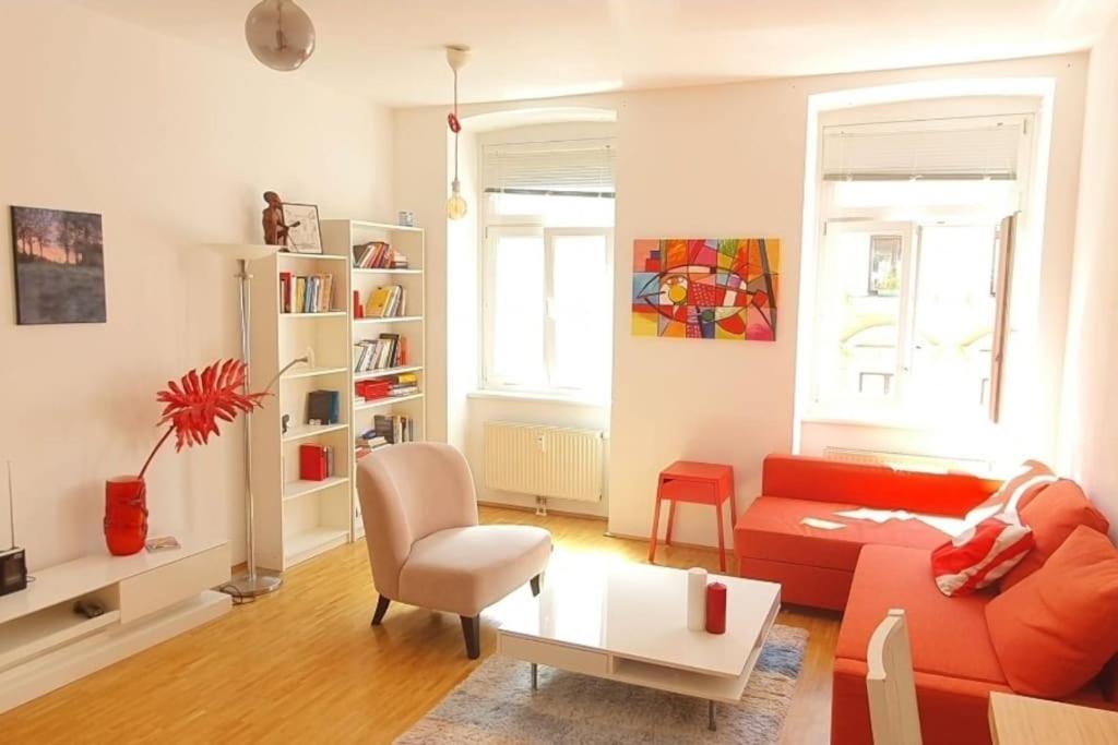 Your Sunny Home Away From Home Wien Eksteriør billede